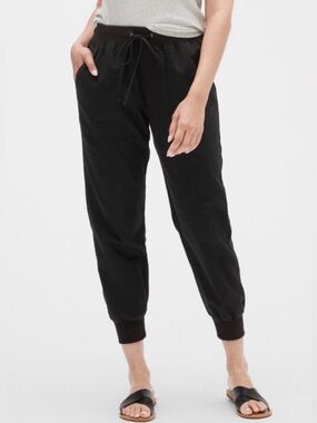 GAP Utility Joggers Cropped Ankle
Pants Slim Fit Black Size XS